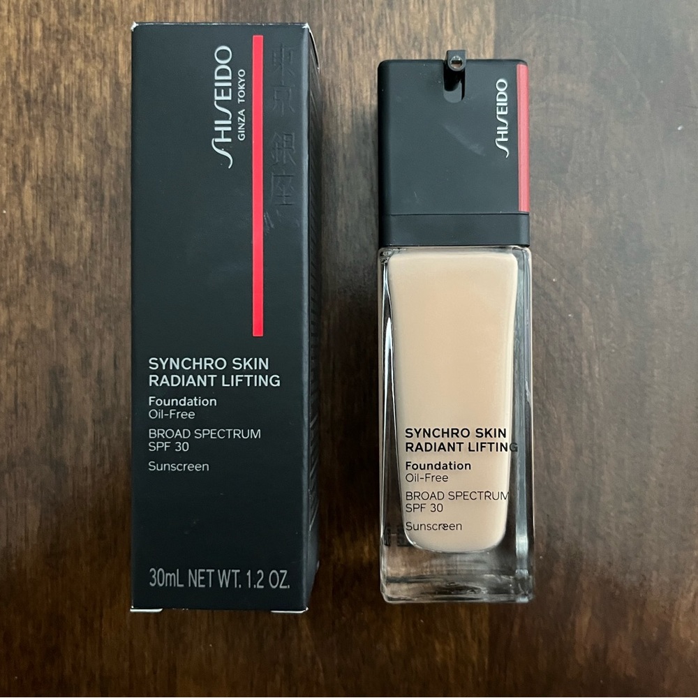Shiseido Synchro Skin Radiant Lifting Foundation in 160 Shell